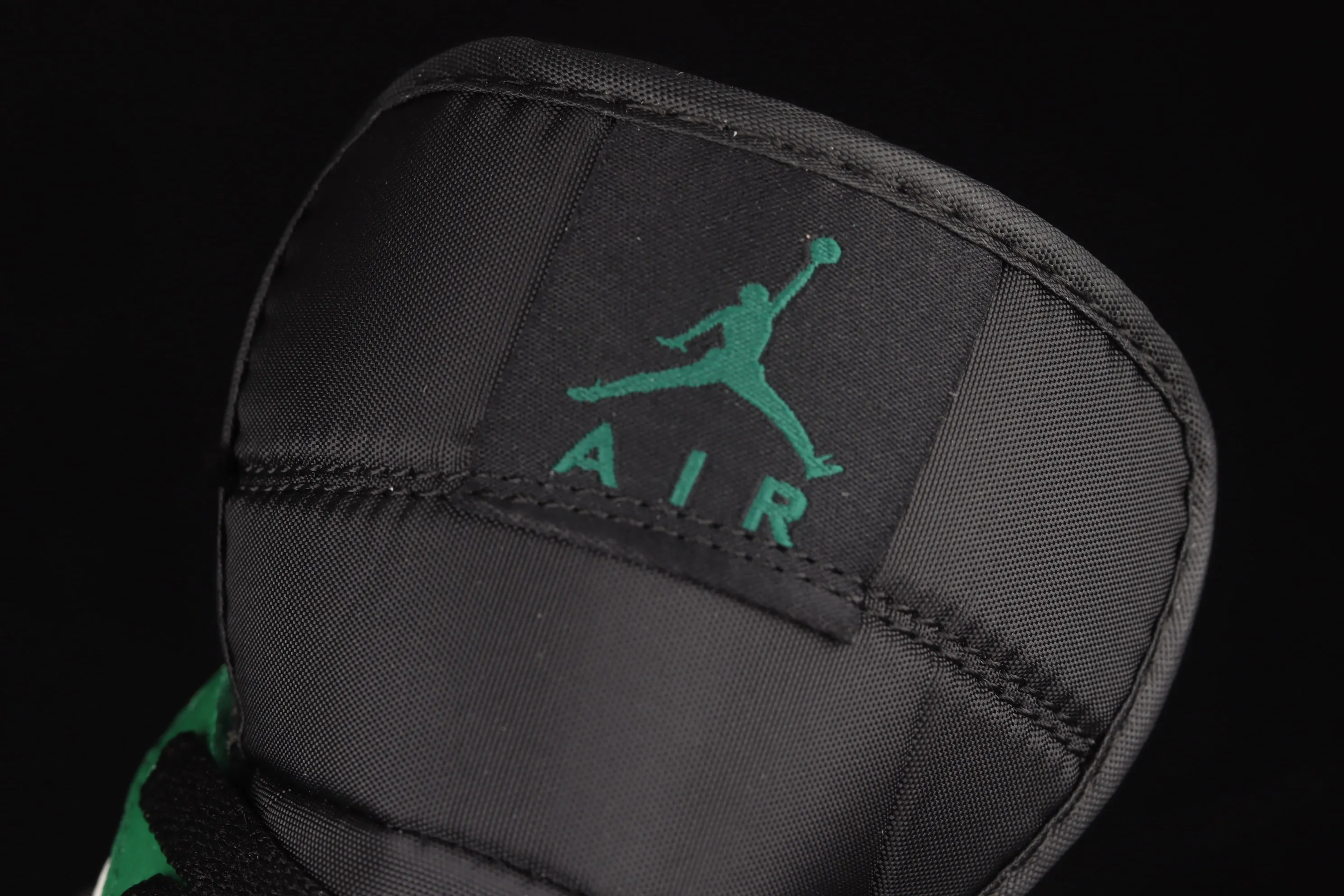 All categories Air Jordan Jordan series basketball shoes Air Jordan 1 Mid Air Jordan 1 Mid "Pine Green" AJ1 Joe 1 refreshing green toe China basketball shoes 852542-301